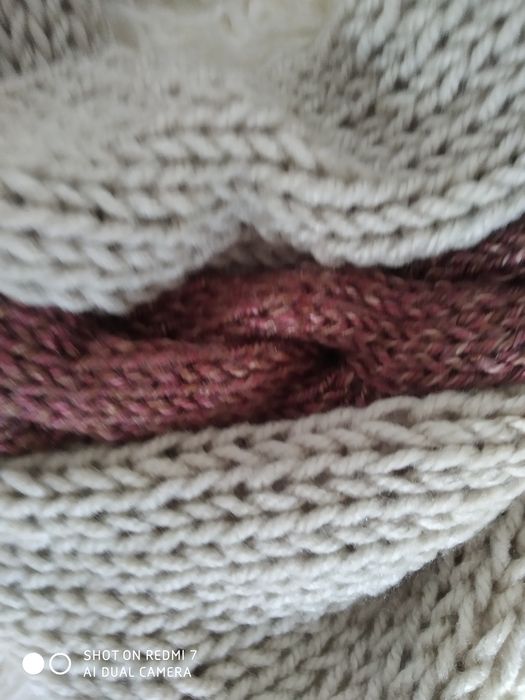 Conjuntos de gola e gorro, trabalho feito á mão