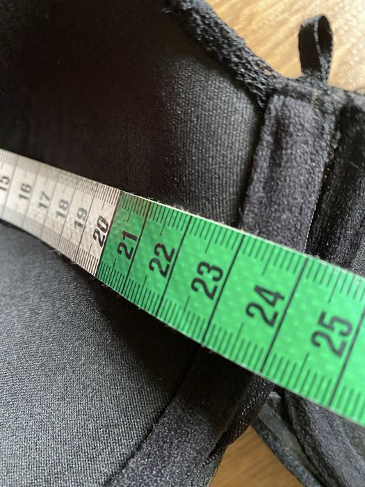 Bezszwowa miseczka 80E/F koronka Lascana
