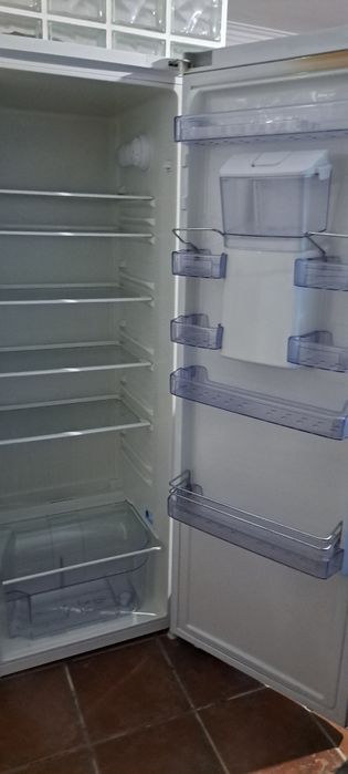 Frigorífico grande Beko dispensador água