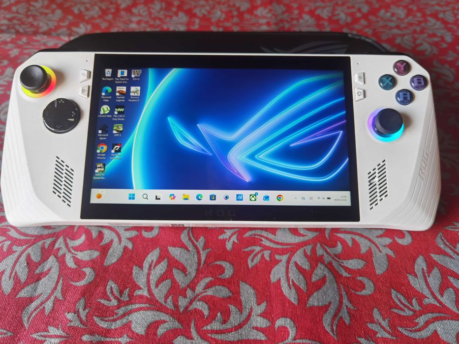 Asus Rog Ally Z1 + Hub externo