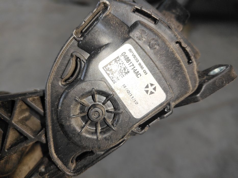 Dodge Charger 5.7 hemi pedał potencjometr gazu 048.617.14AC i inne