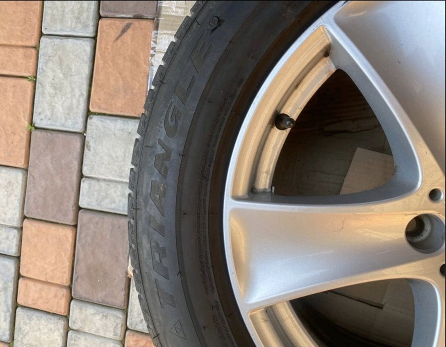 Шини з дисками на ВMW  розмір 225×55R18 зимні  TRIANGLE