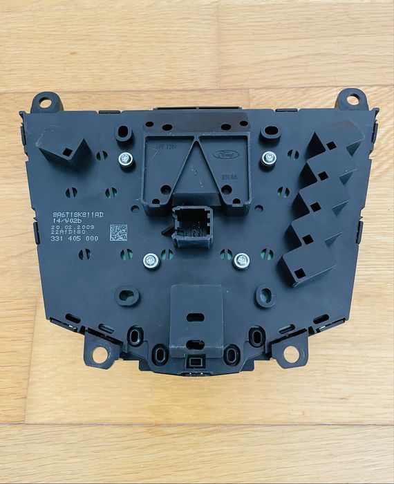 Painel radio Ford Fiesta (para peças)