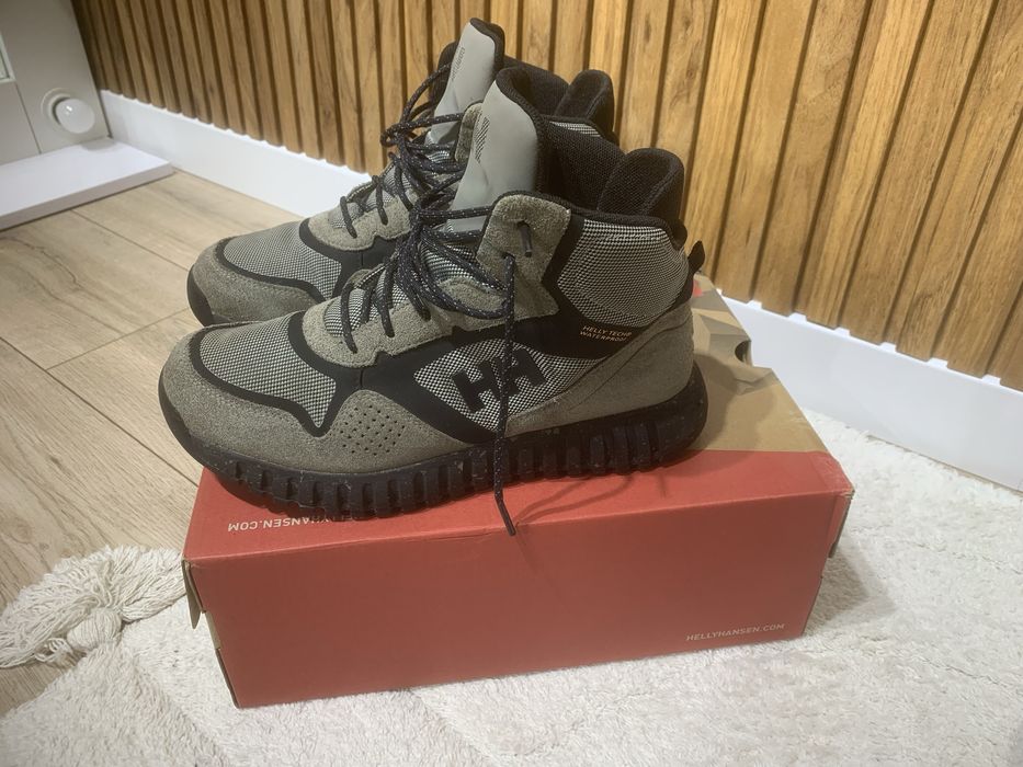 Зимове взуття Helly Hansen