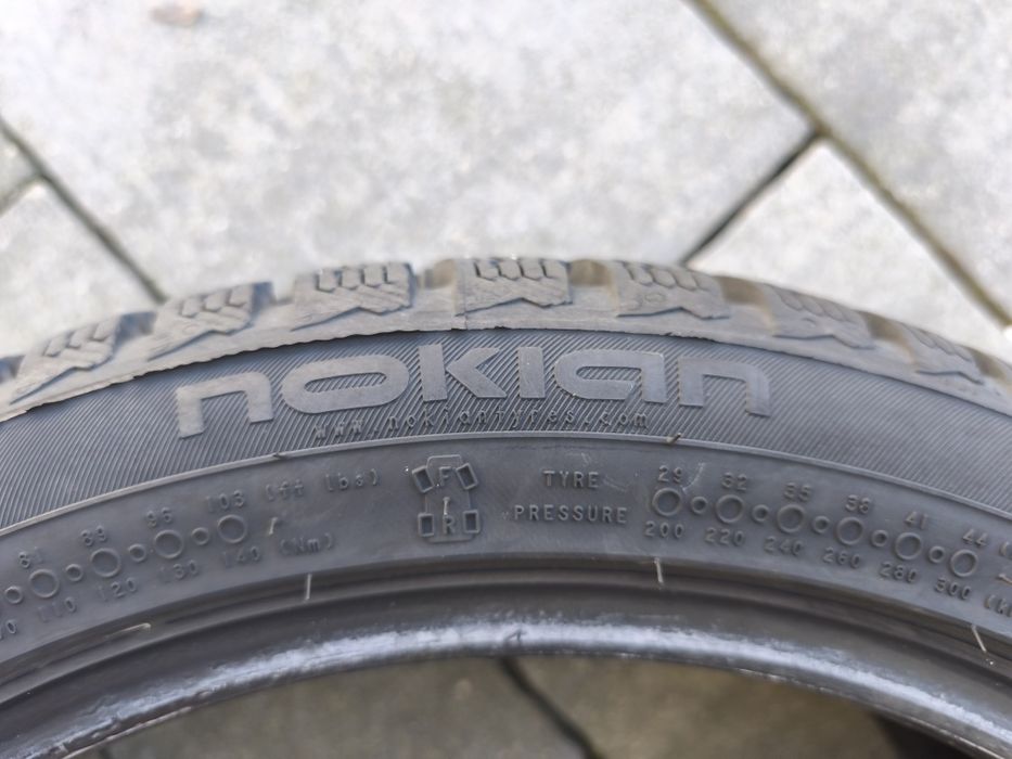 Opony zimowe 2 szt. Nokian WRD4 195/45 R16