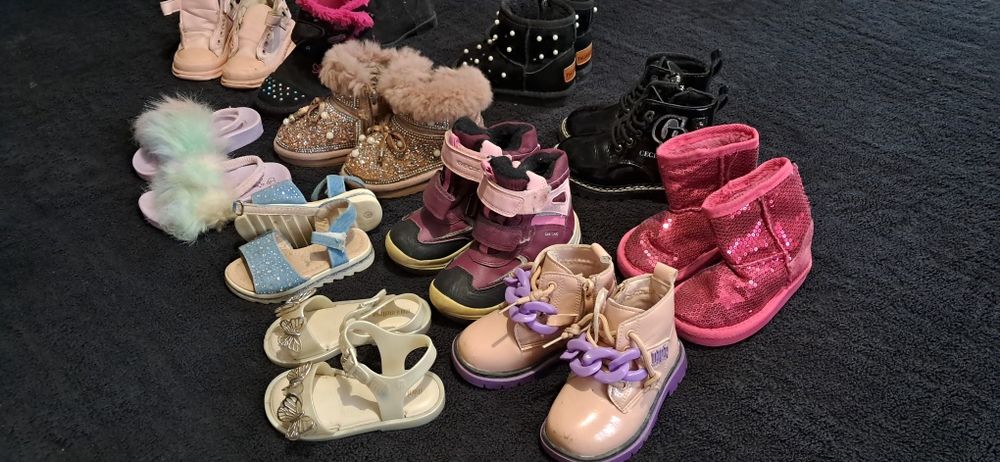 Взуття для дівчинки