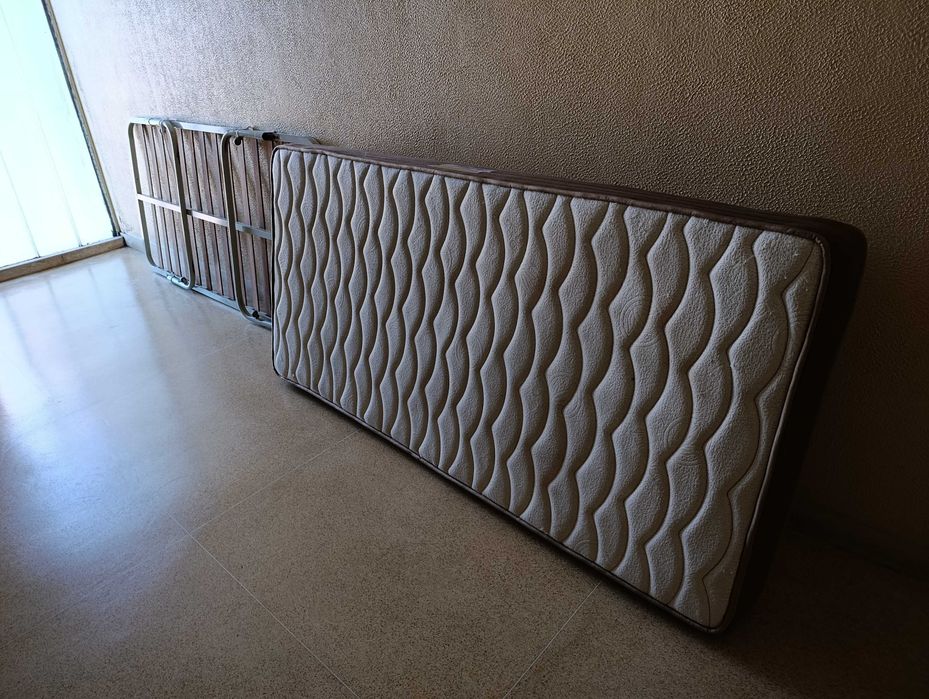 Cama solteiro colchão