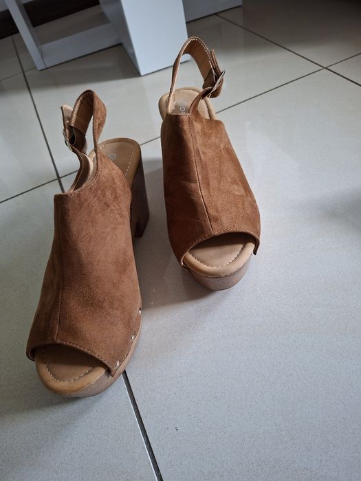Damskie buty na obcasie 39 Davidnik