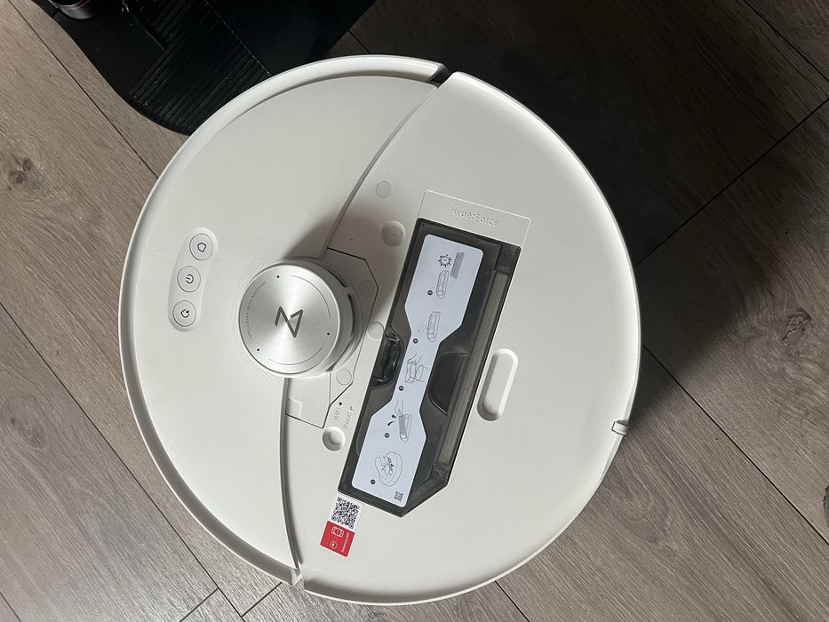 Roborock s8 maxv ultra. Stan bardzo dobry, w pelni sprawny!