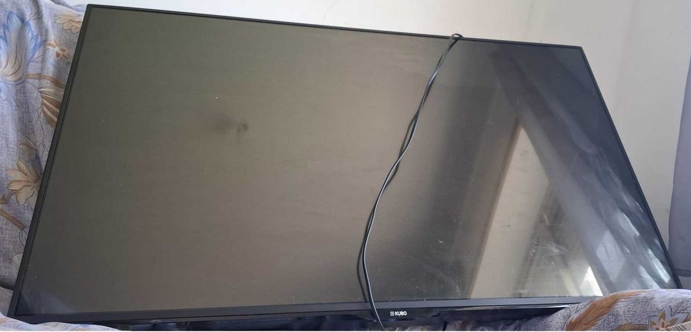 TV KUBO 43' AVARIADA (para peças)