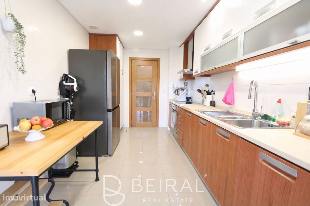 Apartamento T2 às portas de Lisboa, com varanda, vista e estacionamen