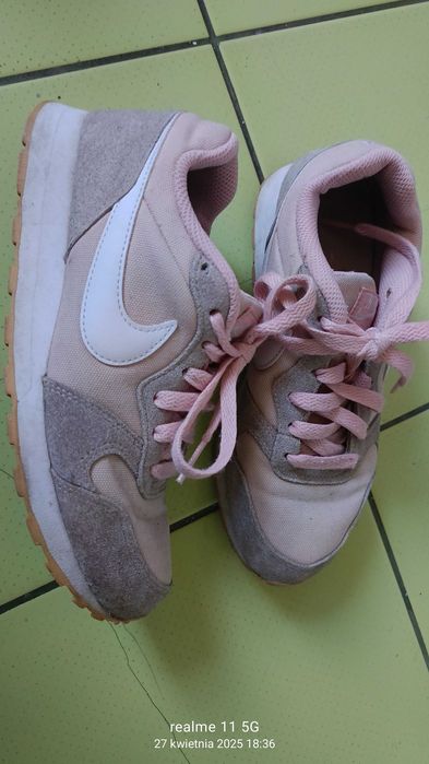 Buty damskie/dziewczęce r.35,5 Nike