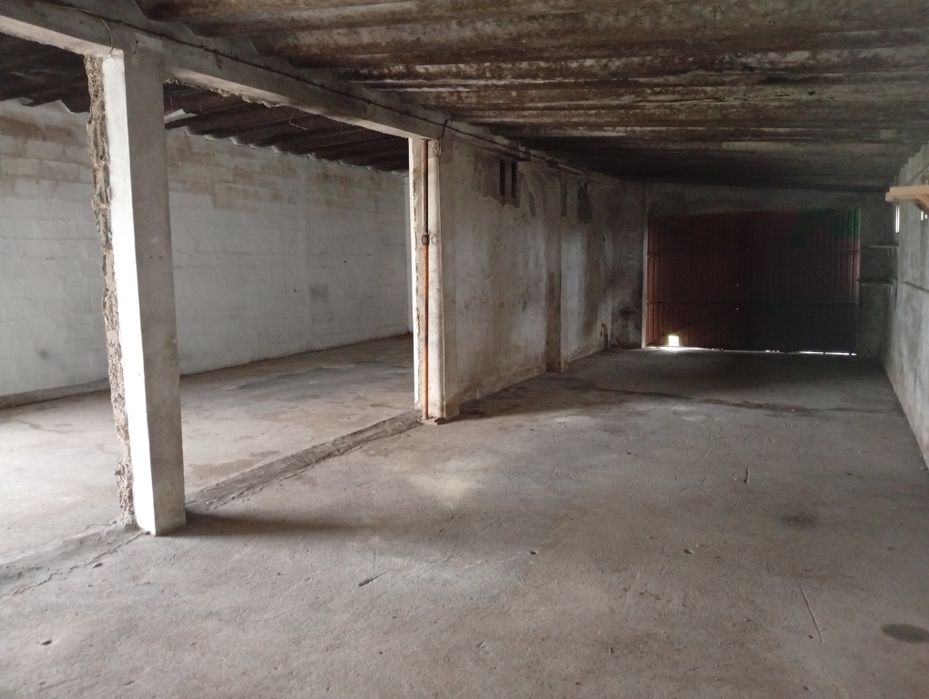 Armazém e Espaço Exterior