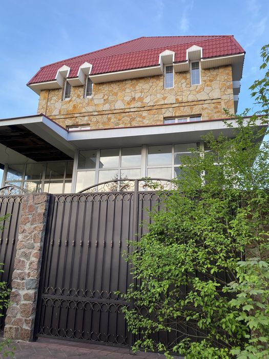 Оренда  будинку без ремонту 600 кв.м