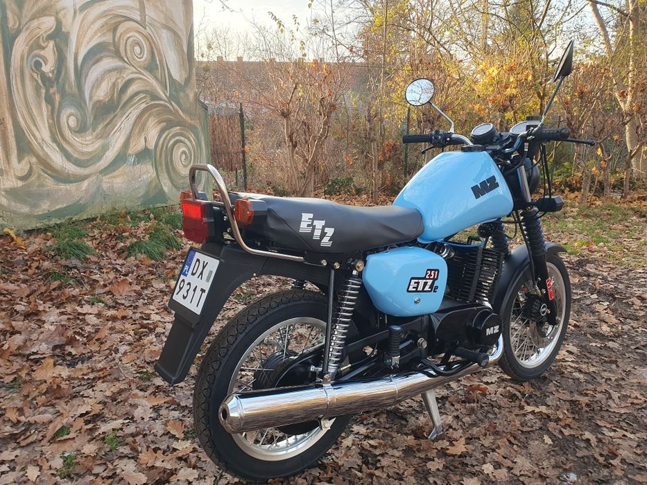 MZ ETZ251 po renowacji śruby ESKA dozownik rok 1991 plastikowy błotnik