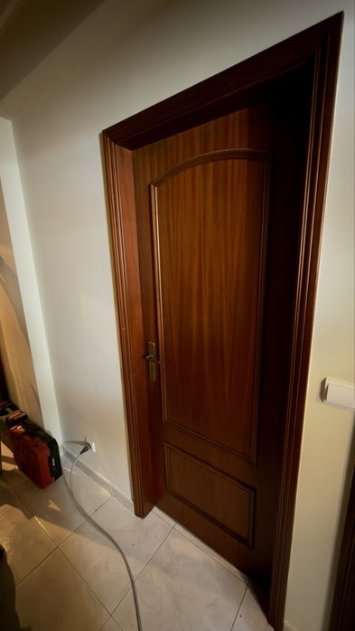 Vendo portas de madeira