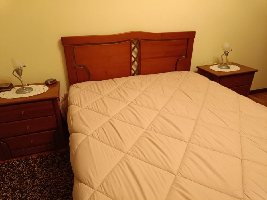 Mobília de quarto completa( com roupeiro)