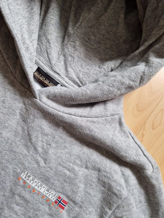 Bluza Napapijri
Rozmiar: M(16/170)
Wymiary:
Szerokość mierzona pod pac