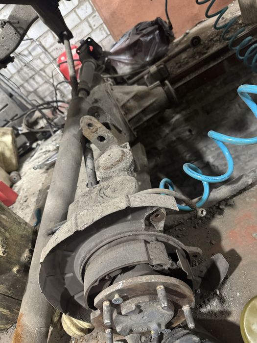 Задний мост Kia Sorento 2,5 чулок, полуоси ступици