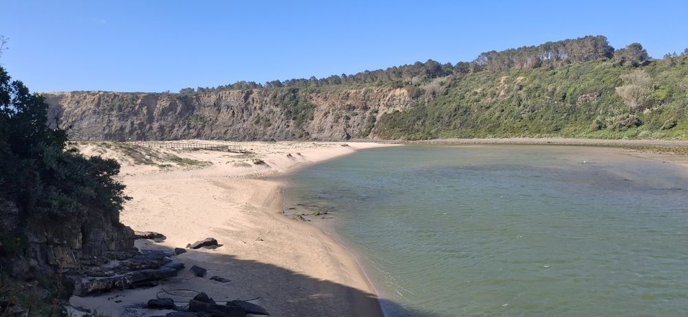 Aluga se para férias , estudio na  EN120/ Rogil ,  Costa-Vicentina-Algarve,  entre  Aljezur e Odeceixe