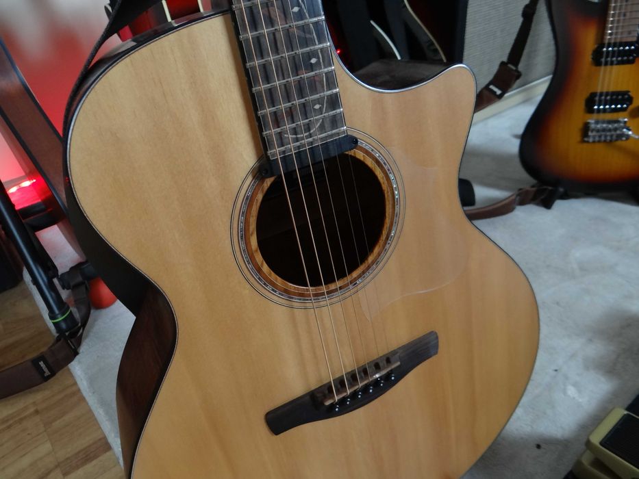 Gitara elektroakustyczna Ibanez AE325 + case, pasek