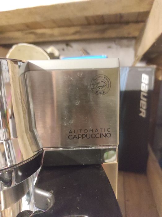 Zamienię ekspress ciśnieniowy kolbowy DeLonghi EC850M