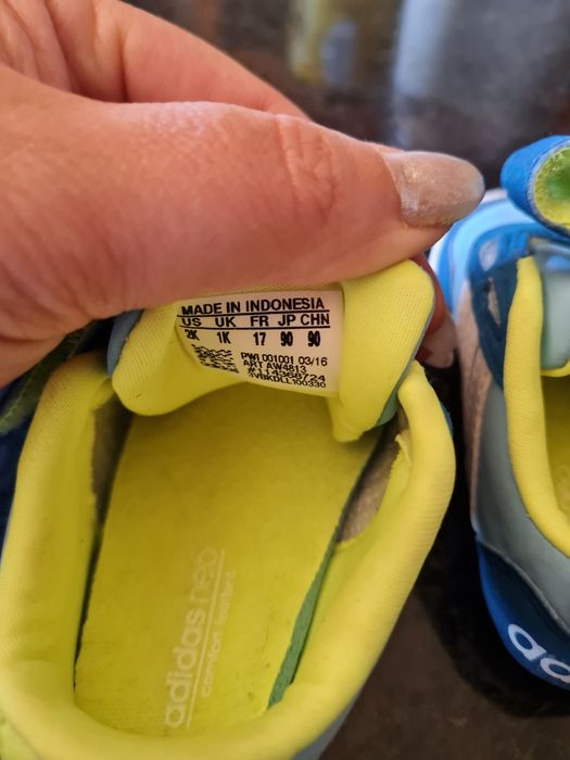 Ténis Adidas bebé T. 17 novos