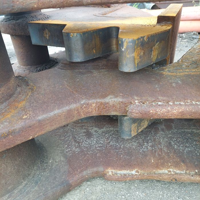 Продам гидроножницы на экскаватор