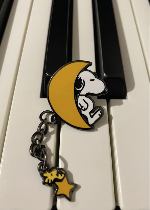 Pin de Esmalte Snoopy | Peanuts | Esposende | Novo