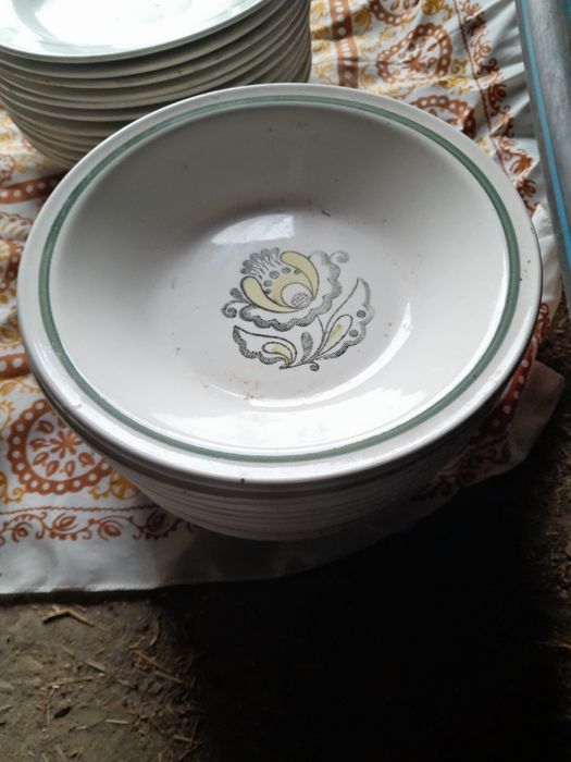 Посуд стакани тарілки інше