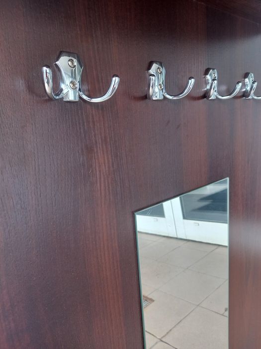 Wieszak ścienny na ubrania