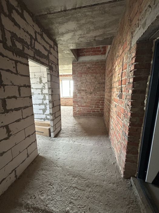 Продаж 3-ри кімнатна Весняна 9, Половки