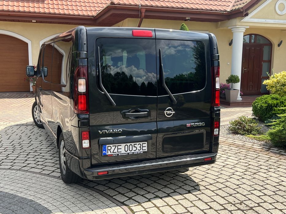 Wynajem Busa 9os. Opel Vivaro możliwość wynajęcia kierowcy