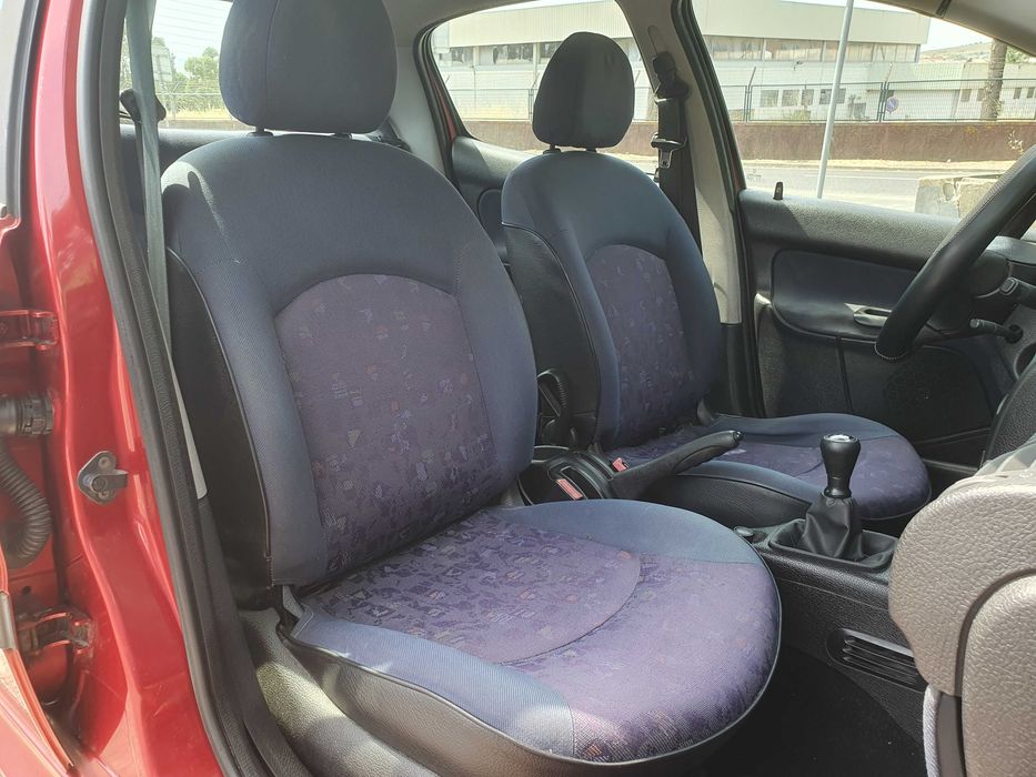 Peugeot 206 XR Présence 1.1 5 Portas