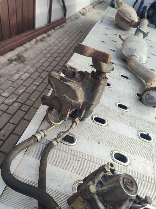 Pompa wspomagania Mercedes e klasa 124