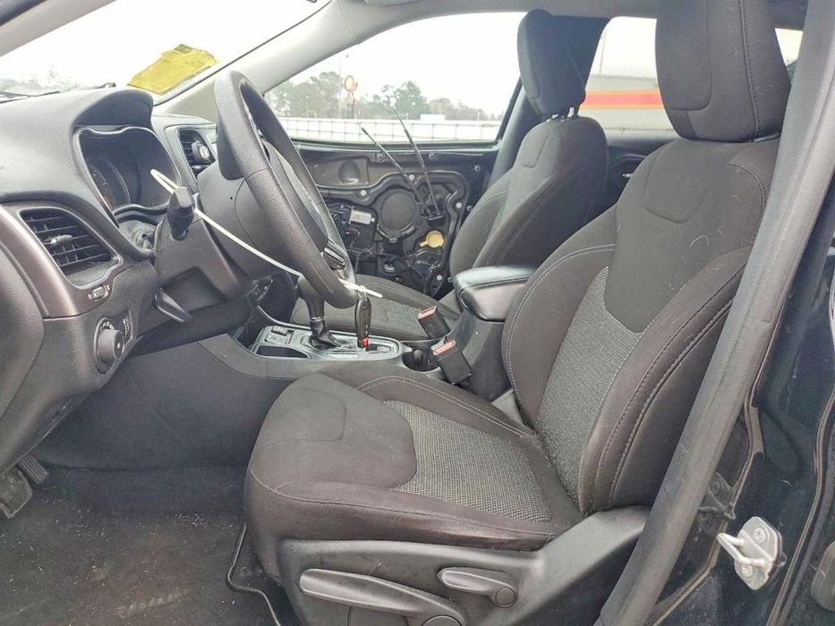 JEEP Cherokee LATITUDE 2019