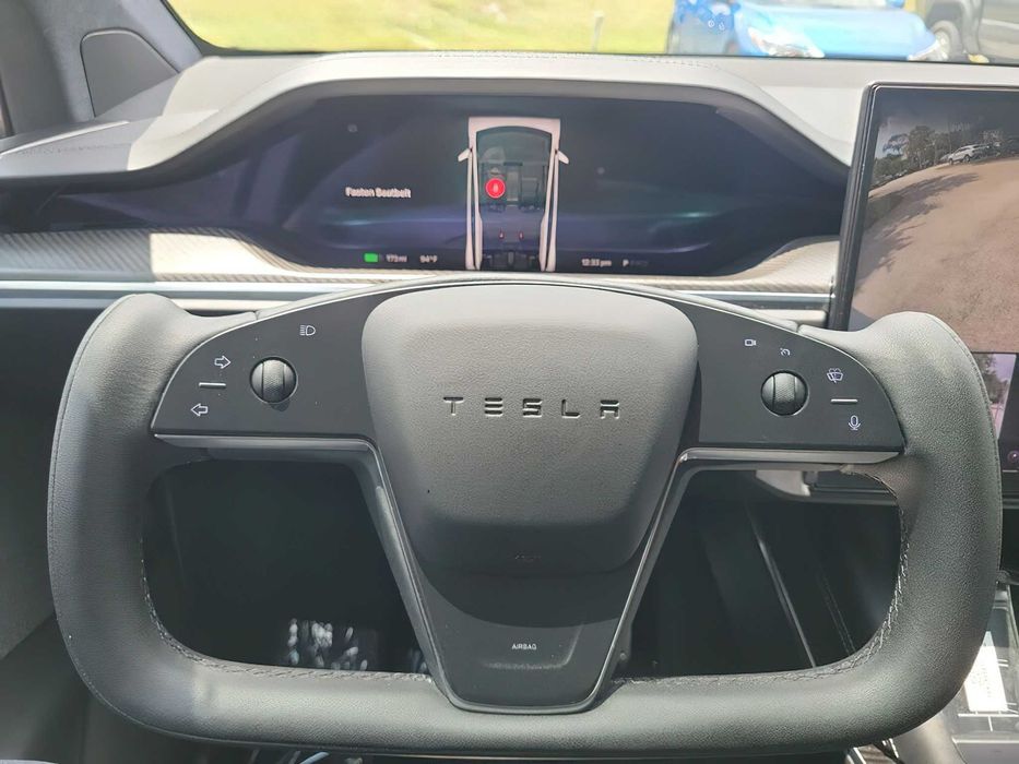 Tesla Model X      2022