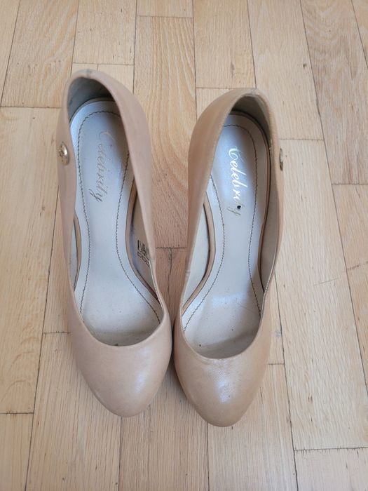 Vero Gucio buty szpilki koturny 37