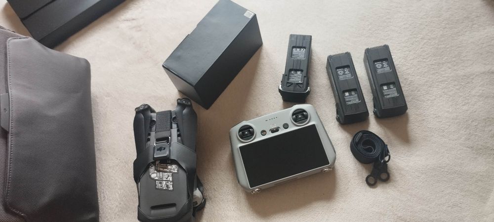 Drone DJI Mavic 3 V 2.0– Combo Completo com Lentes, Excelente Estado