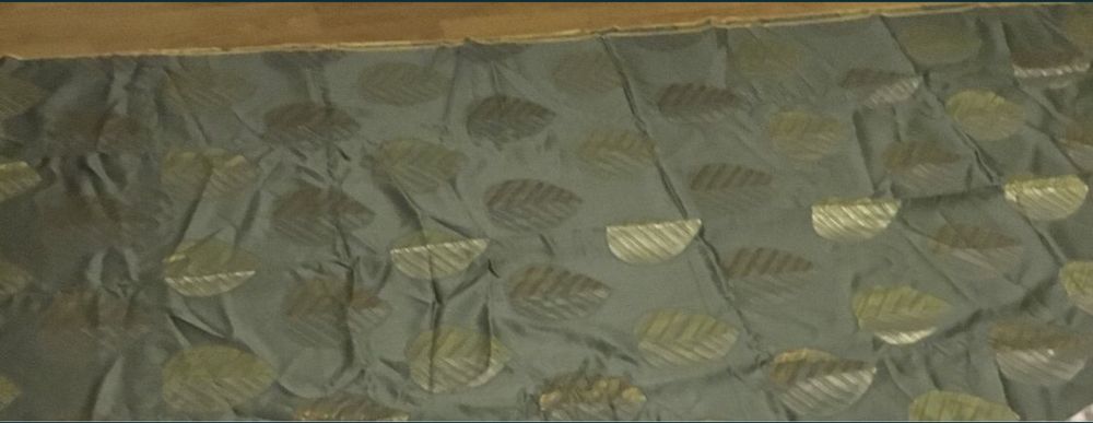 Kupon materiału 215 x 120 cm.