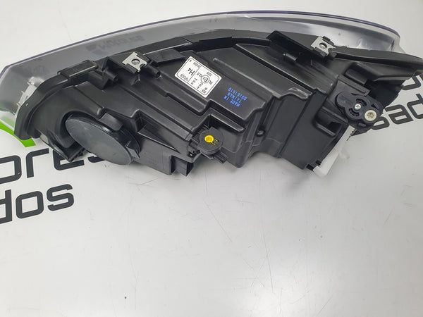 Farol Dianteiro Direito para Volkswagen Polo MK5 Aftermarket
