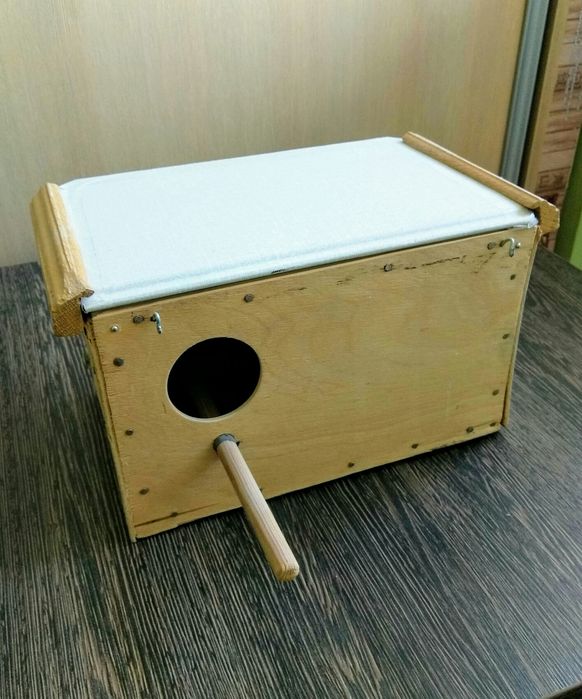 Поїлки (для птахів, гризунів, ін.), Годівнички, дуплянка для гнізда)