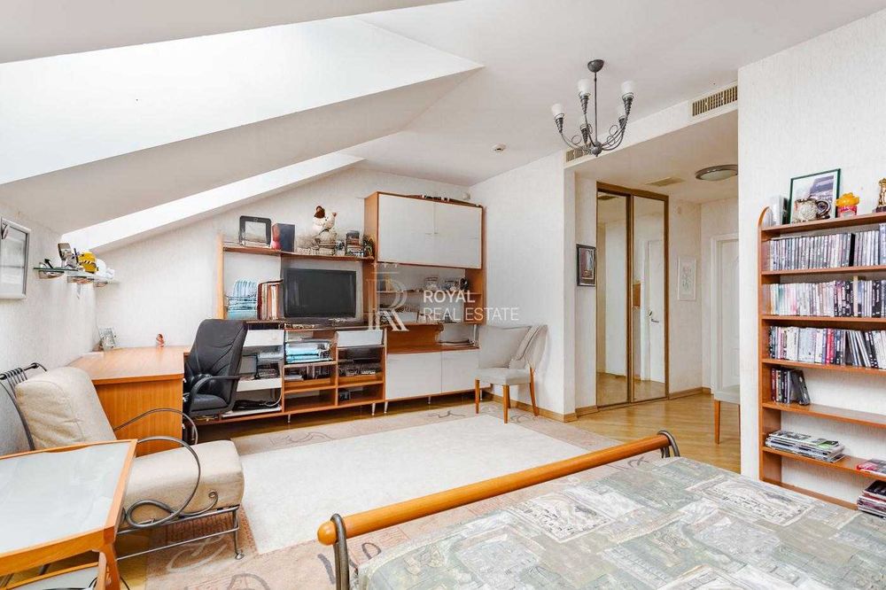 Продаж Квартира 5кім. 325м2 вул. Софіївська Дворівнева Газ Метро