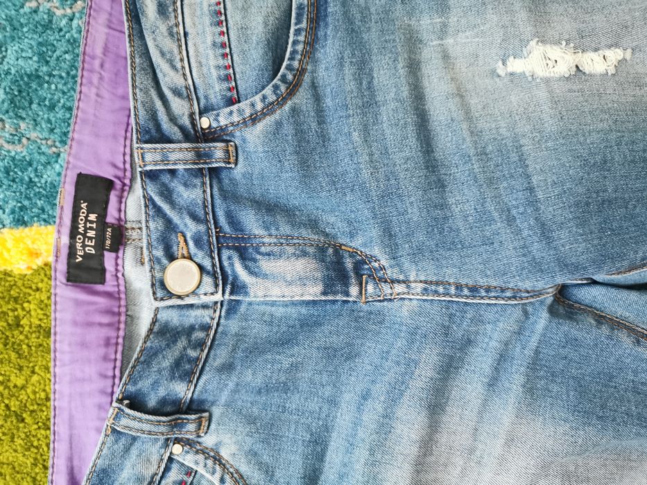 Джинсы vero moda 170/72A, на m-l, состояние новых, стильные стрейчевые