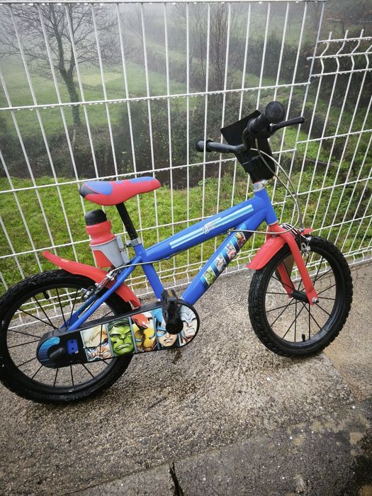 Bicicleta criança dos vingadores