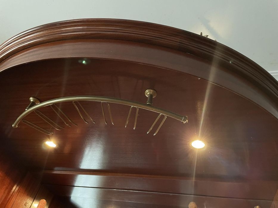 Móvel com bar antigo