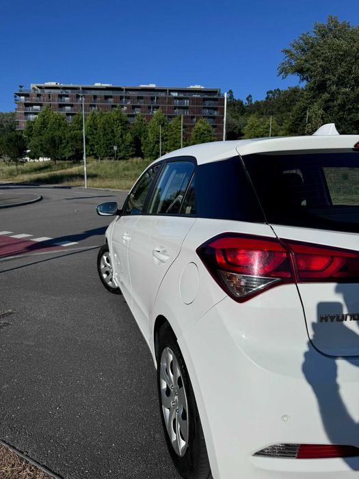 Hyundai i20 Comercial