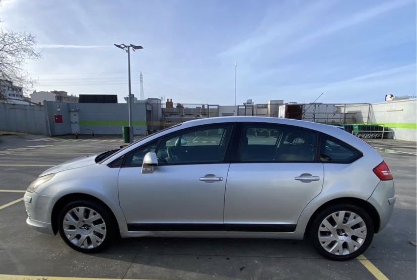 Vendo Citroën C4 1.6 HDI (Diesel), versão VTR,