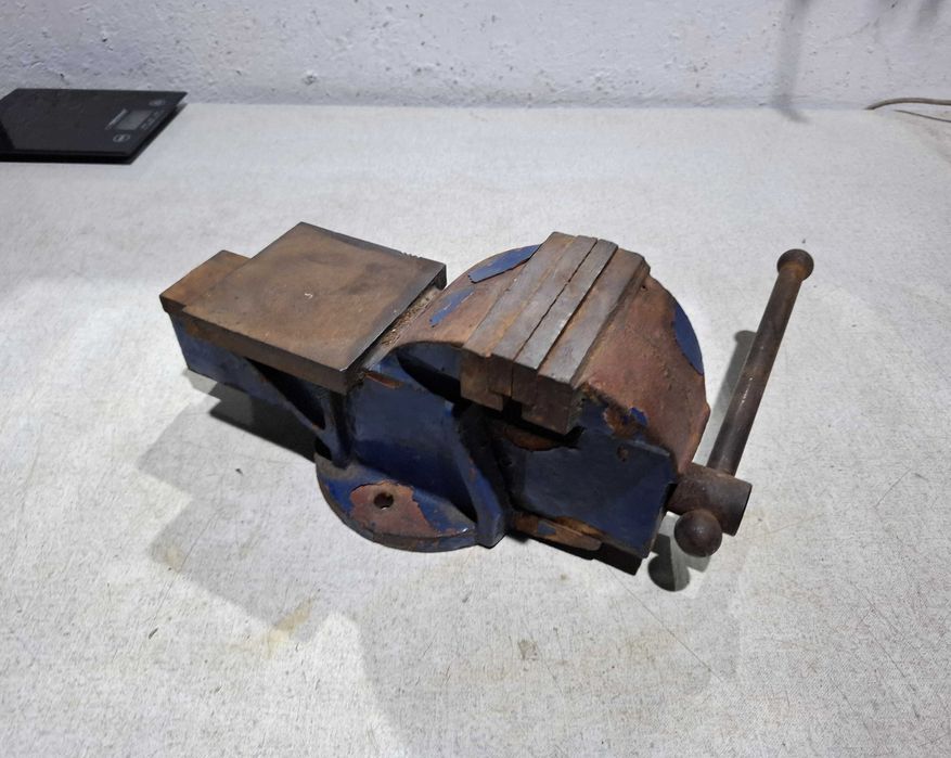 Imadło ślusarskie stołowe 11kg 10cm