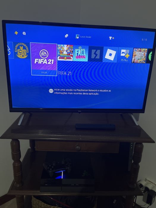 PS4 disponível Vem com comando